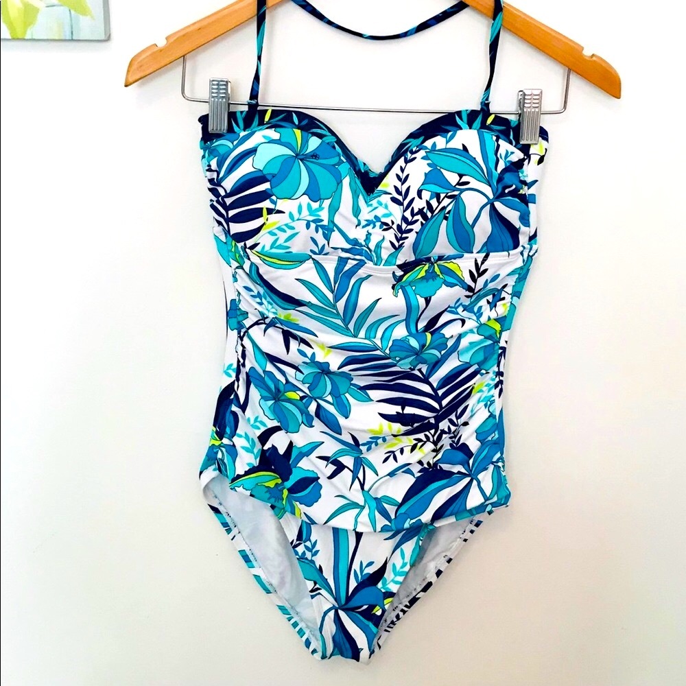 Tommy Bahama one piece swimsuit 🌴